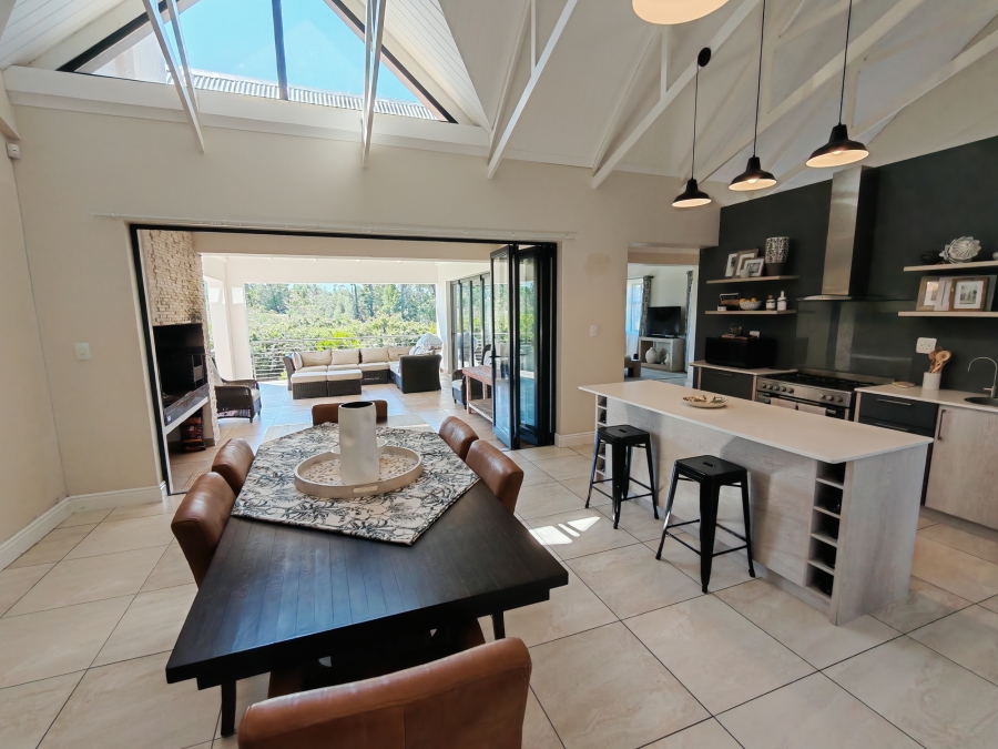 3 Bedroom Property for Sale in Kraaibosch Western Cape